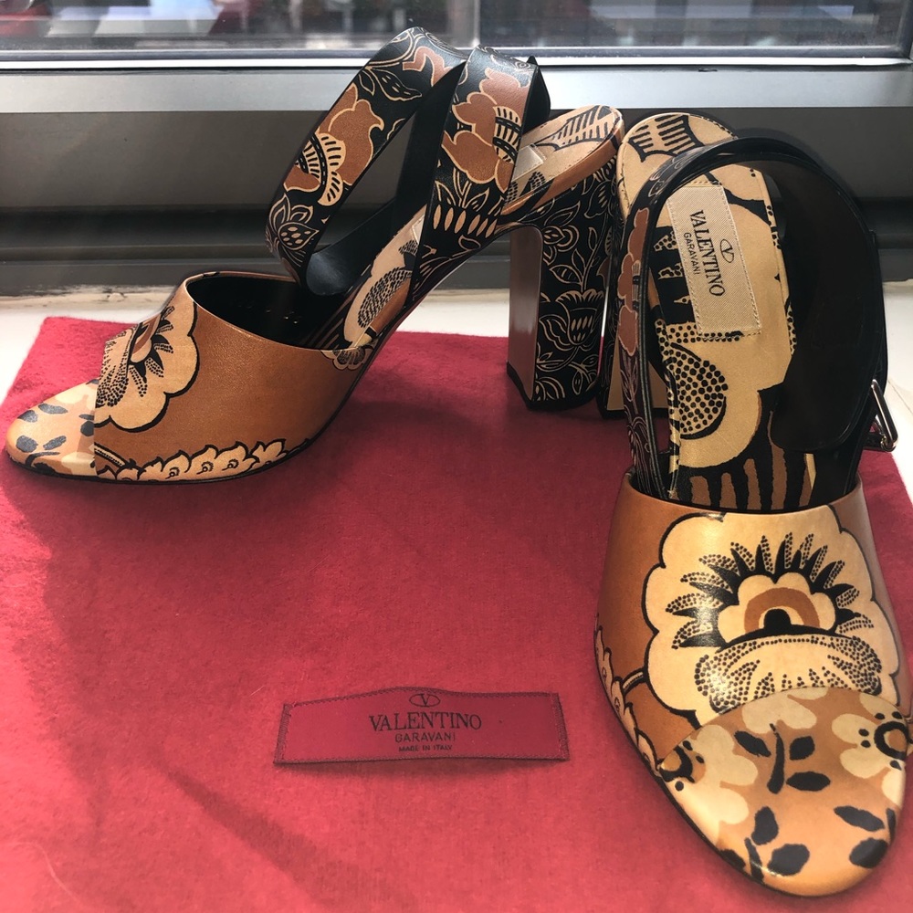 Valentino Garavani sandals